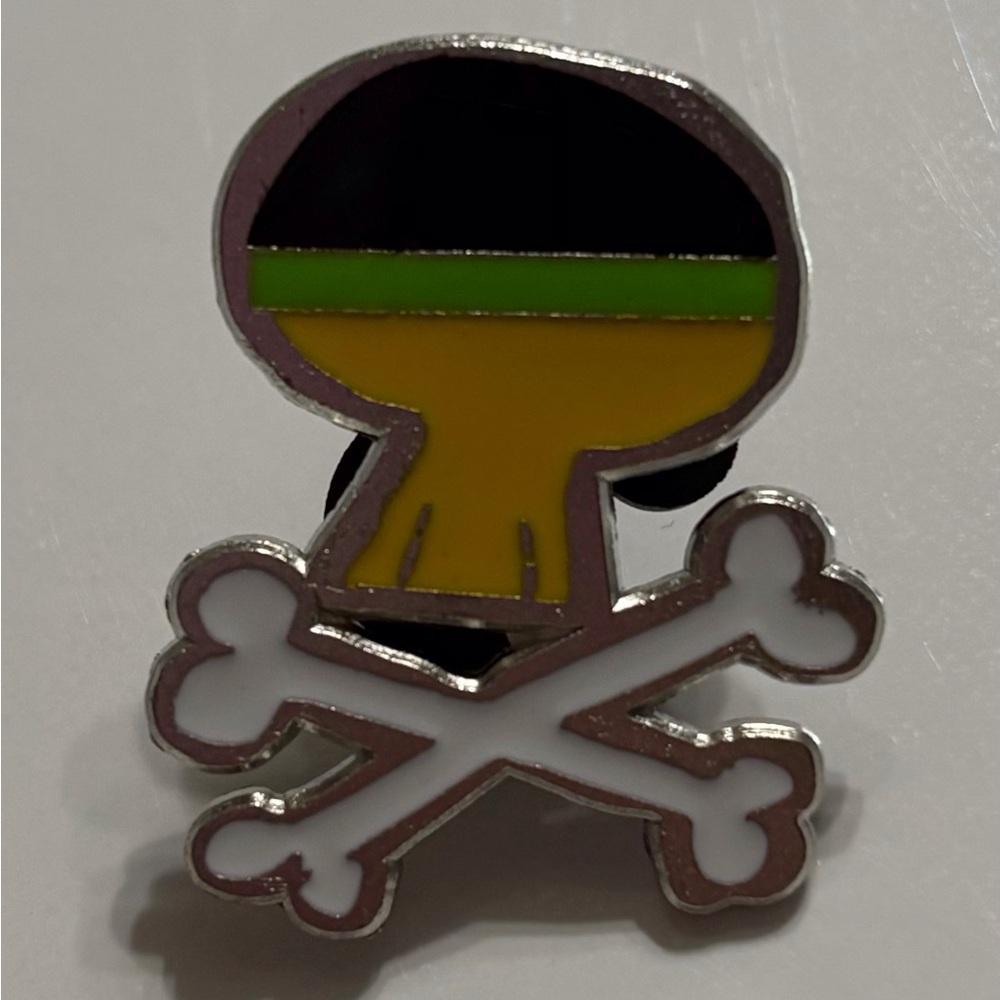 3/$25 Disney Pluto Sugar Skull Trading Pins 2014